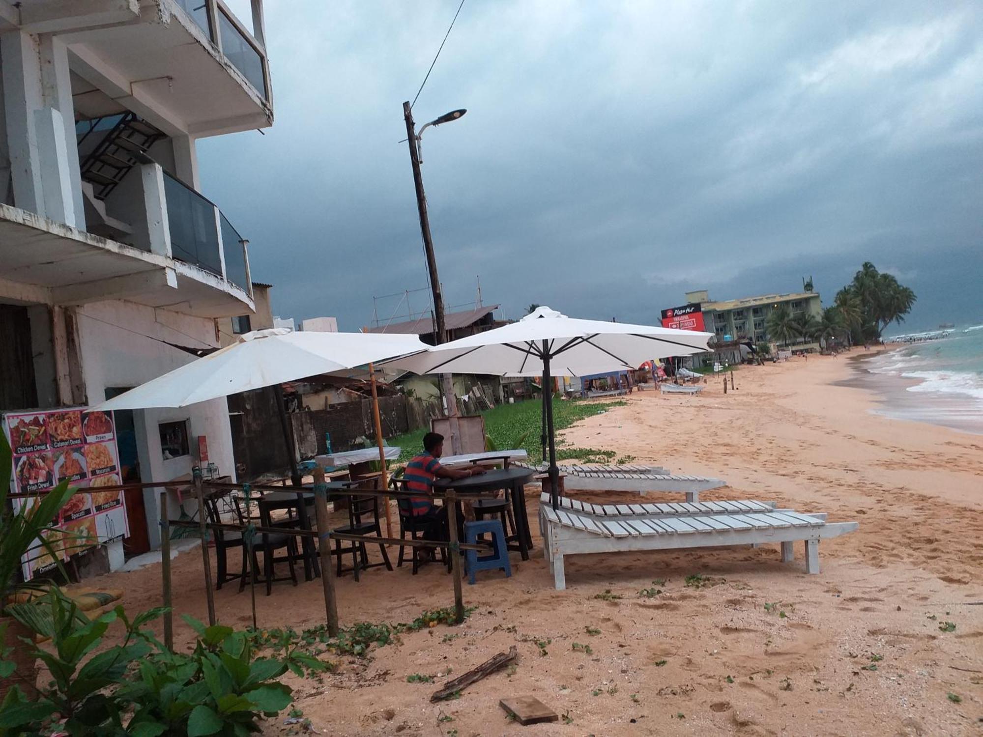 Happy Tuna Guesthouse Hikkaduwa Exterior foto